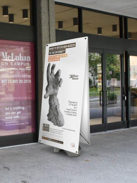 Porta cartel grande para exterior