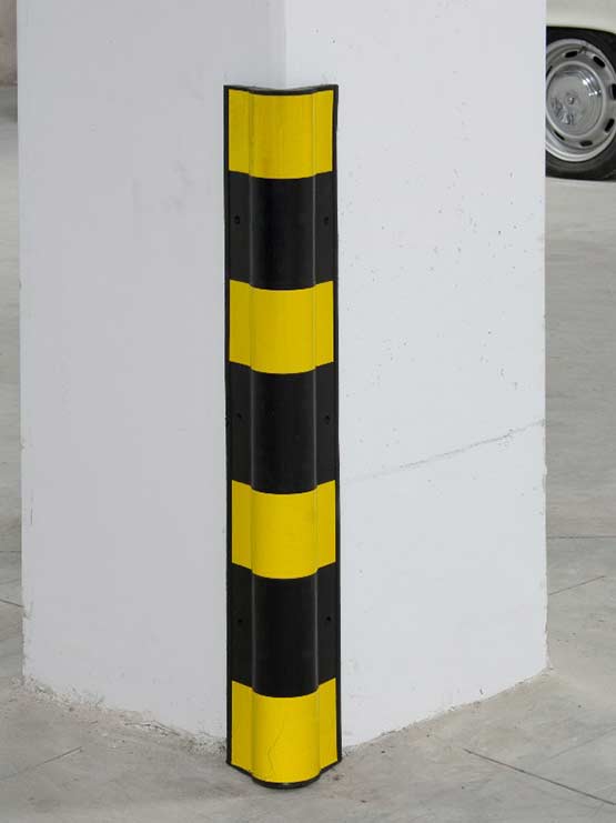 Protector redondeado columna parking ejemplo
