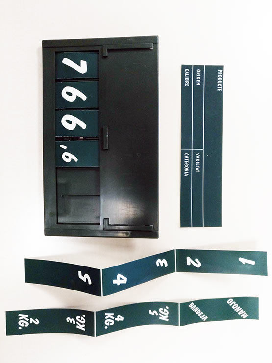 Cartel PortaPrecios Pizarra con Ganchos - Imagen 4