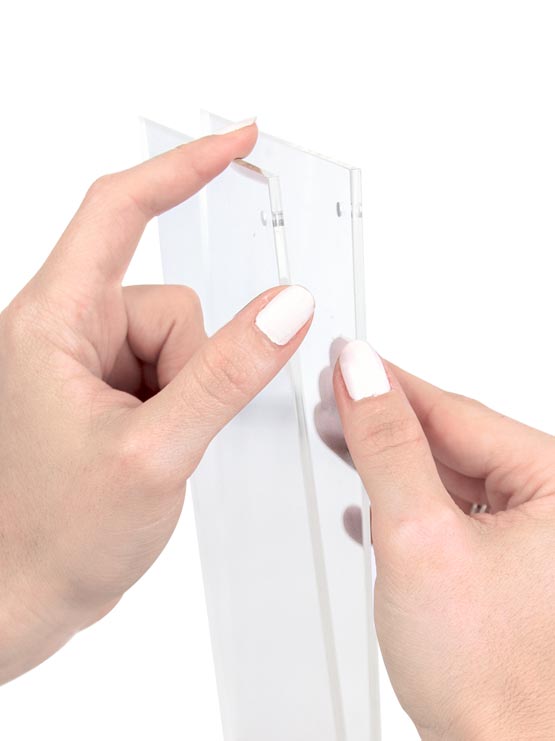 Acrílico en T magnético detalle superior