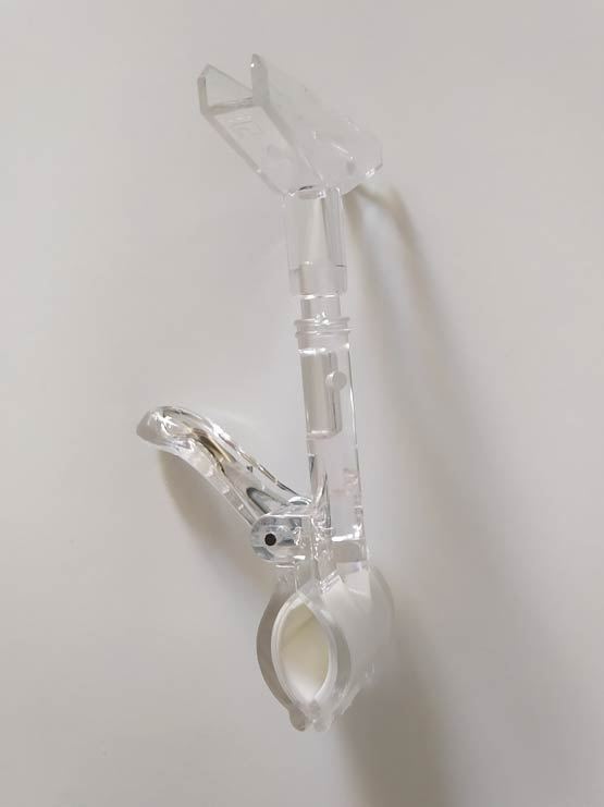 Pinza vista lateral cartel frutería con pinza 2024