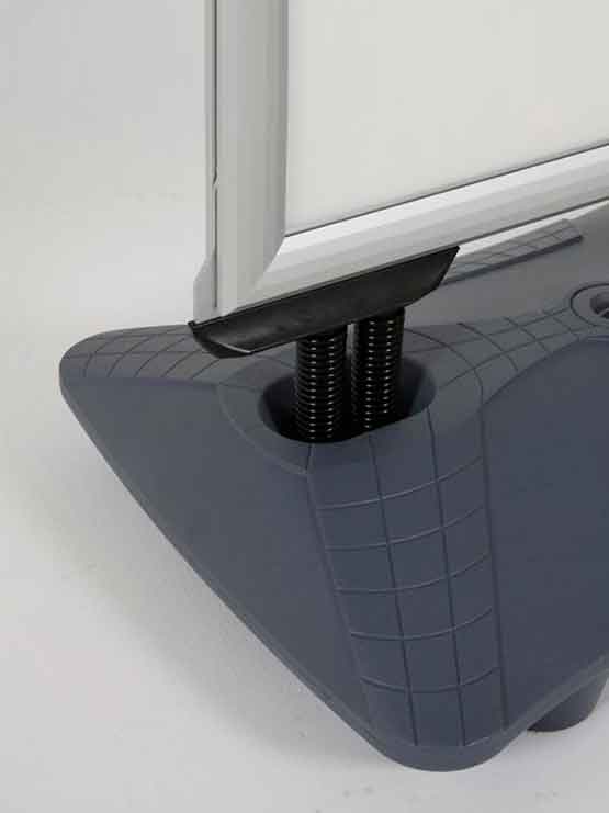 Detalle pie Marco publicitario ancho