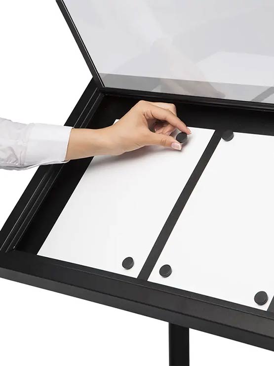 Porta cartas menús magnético abierto