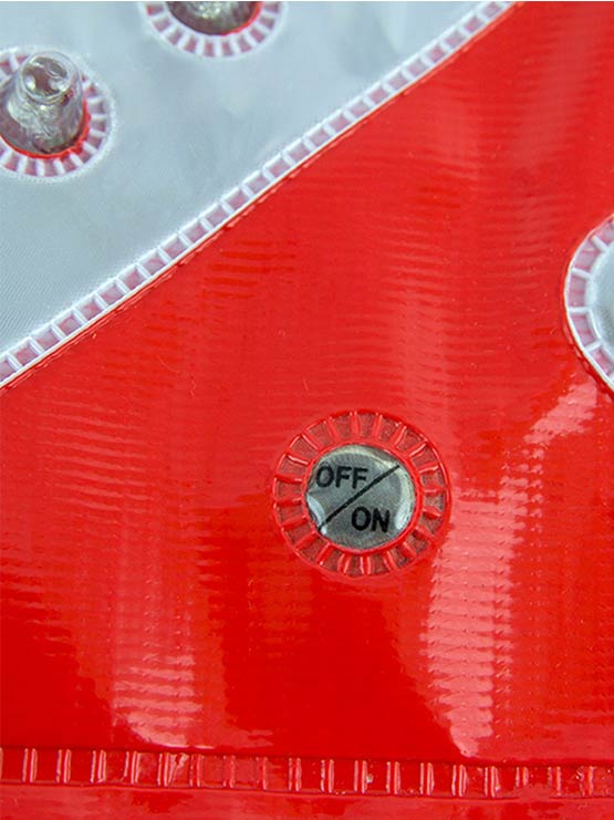 Lona magnética roja y blanca con flechas led direccionales botón encendido