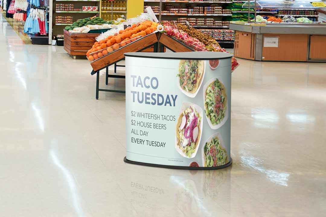 Mostradores publicitarios para atraer clientes potenciales